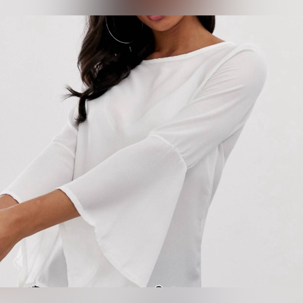 Boohoo from ASOS Classic Off White Flute Long Sleeve Woven Blouse EUC Size Small - Picture 2 of 8